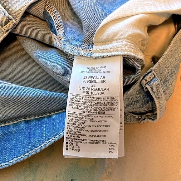 GAP - Women’s 1969 Distressed Boyfriend Jeans - Picture 8 of 10